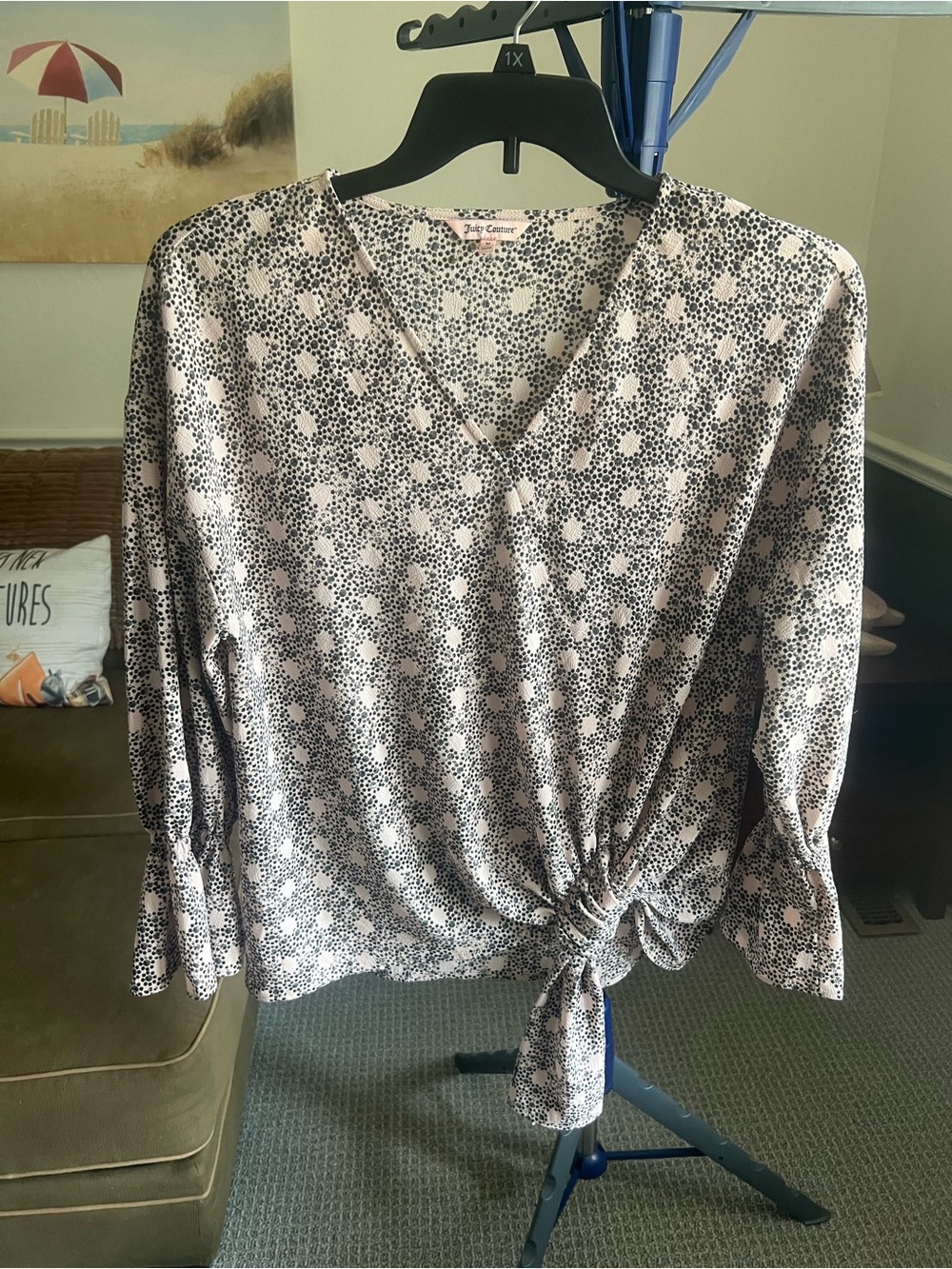 Juicy Couture Black/White Polka Dot V-Neck Long Sleeve Tie Blouse Women’s M #437